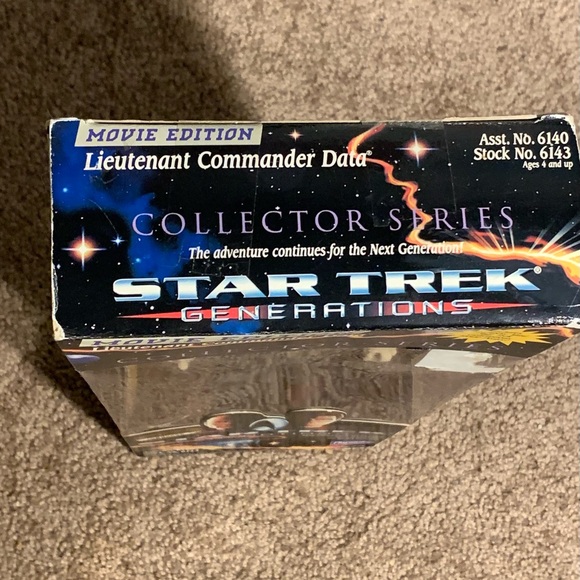 Star Trek Generations Doll - Picture 4 of 8